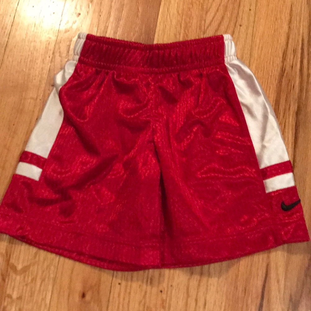 Boys nike shorts size 2t.